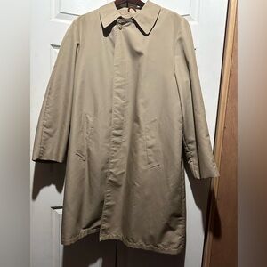 Vintage men's Sears Outerwear tan trench coat. Removable zipper liner. Size 46 T